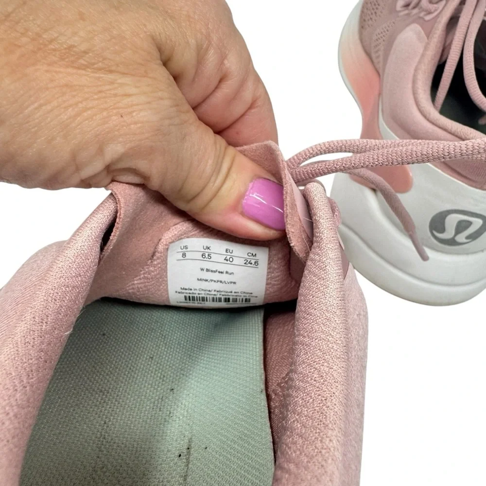 Lululemon Women’s Blissful Running Shoe Mink Berry Pink SZ 8